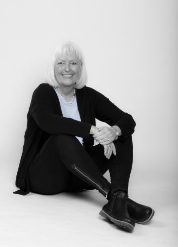 Es ist ein Foto von Angelika Oertel zu sehen